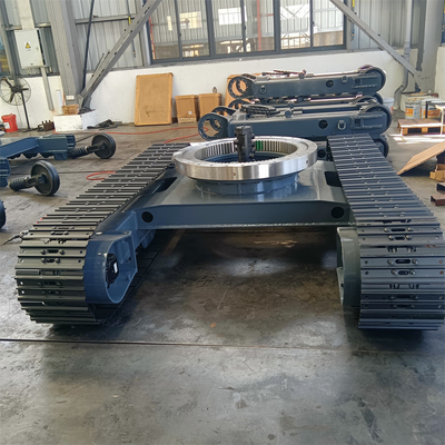 Chassi de 6 toneladas de trilho de aço para escavadeira KRT1500 em plataforma de desmontagem de minas